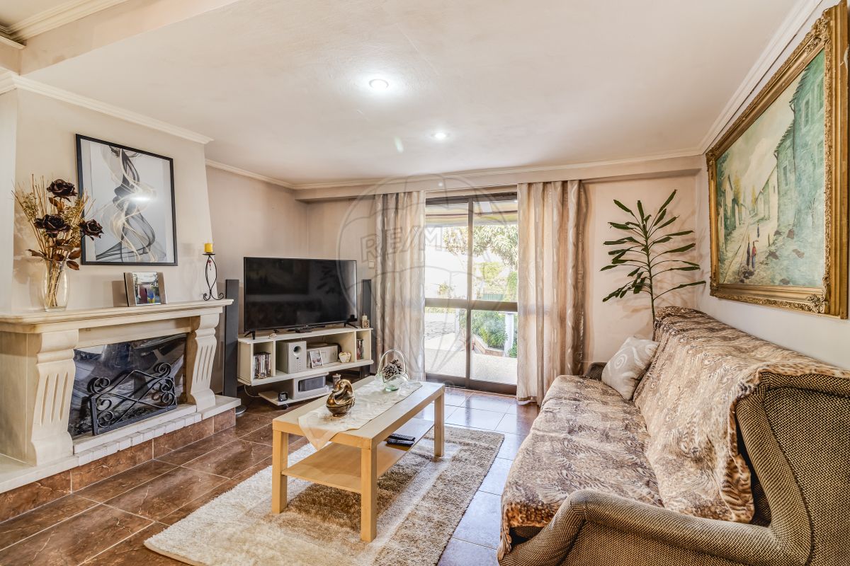 Moradia T2 à venda em Odivelas