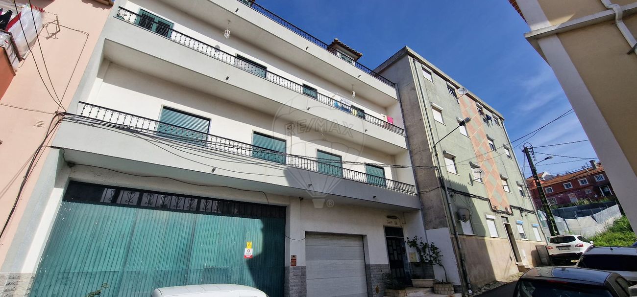 Prédio  à venda em Loures