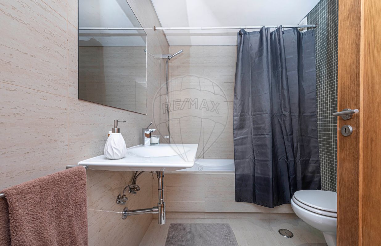 Apartamento T2 à venda em Belas Club de Campo