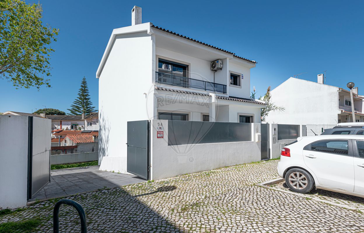 Moradia T4 à venda em São Pedro do Estoril