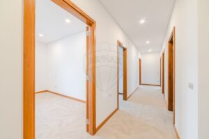 Moradia T4 à venda em São João da Madeira