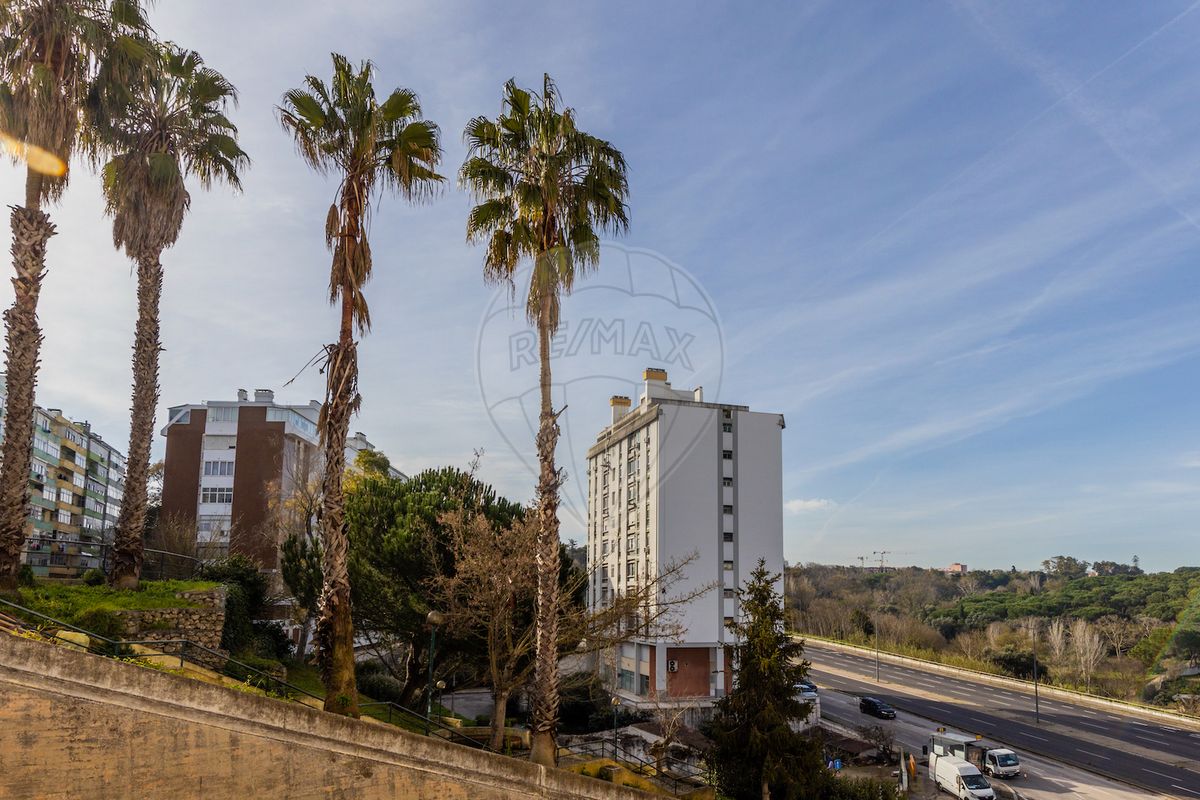 Apartamento T5 à venda em Lisboa