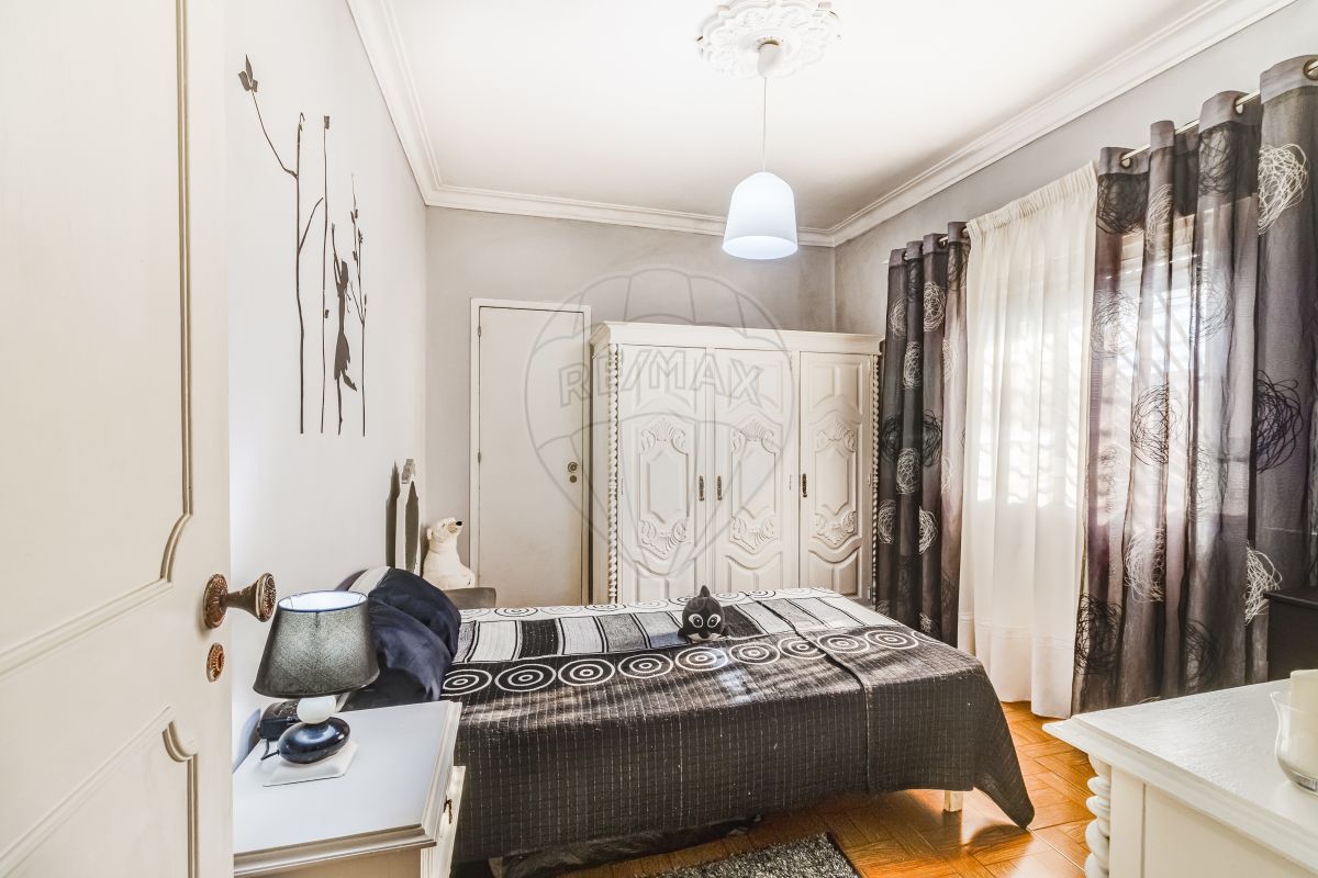 Moradia T2 à venda em Odivelas