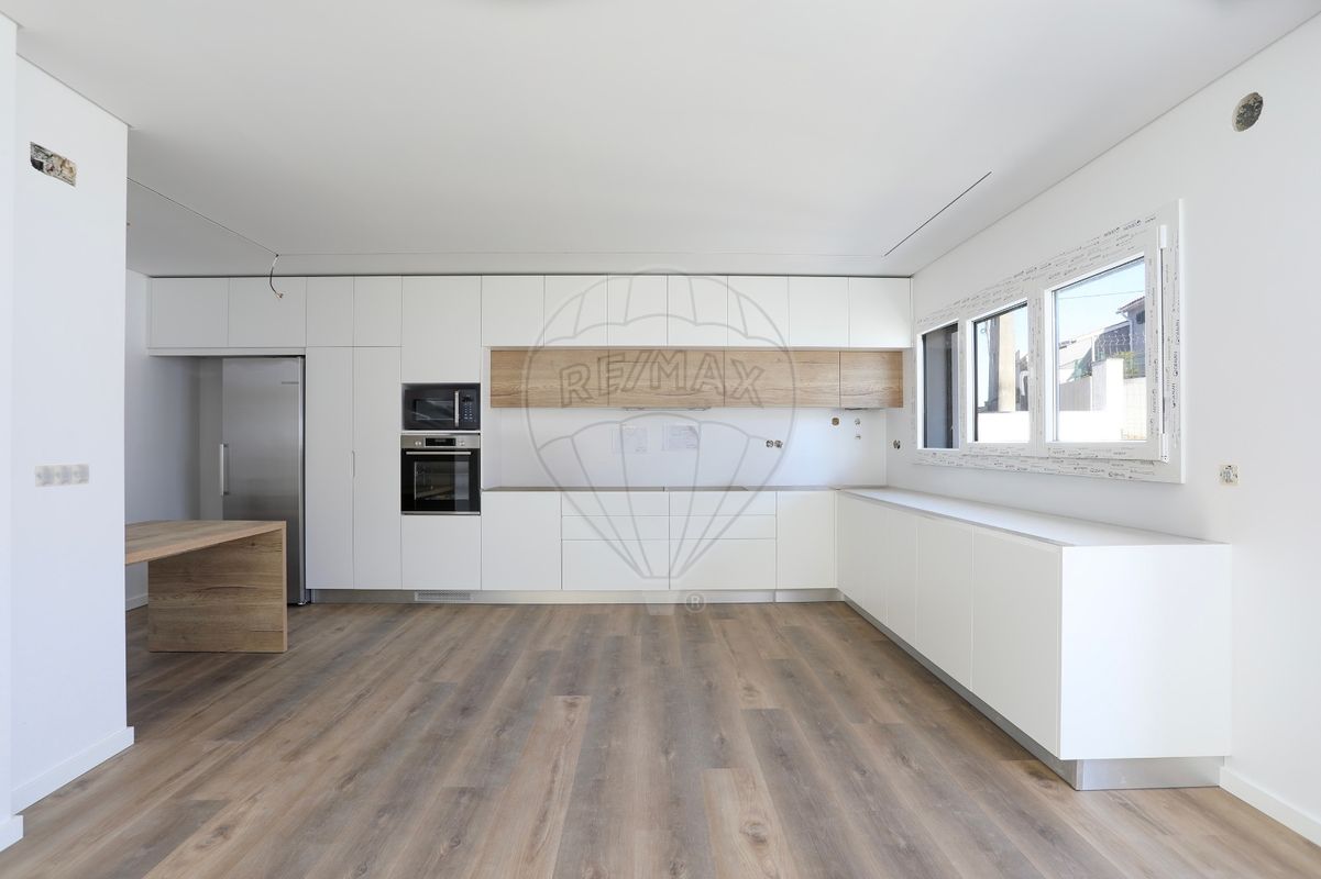 Moradia T3 à venda em Odivelas