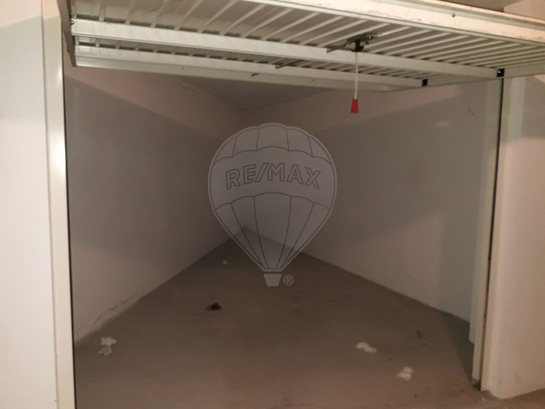 Garagem  à venda em Cadaval