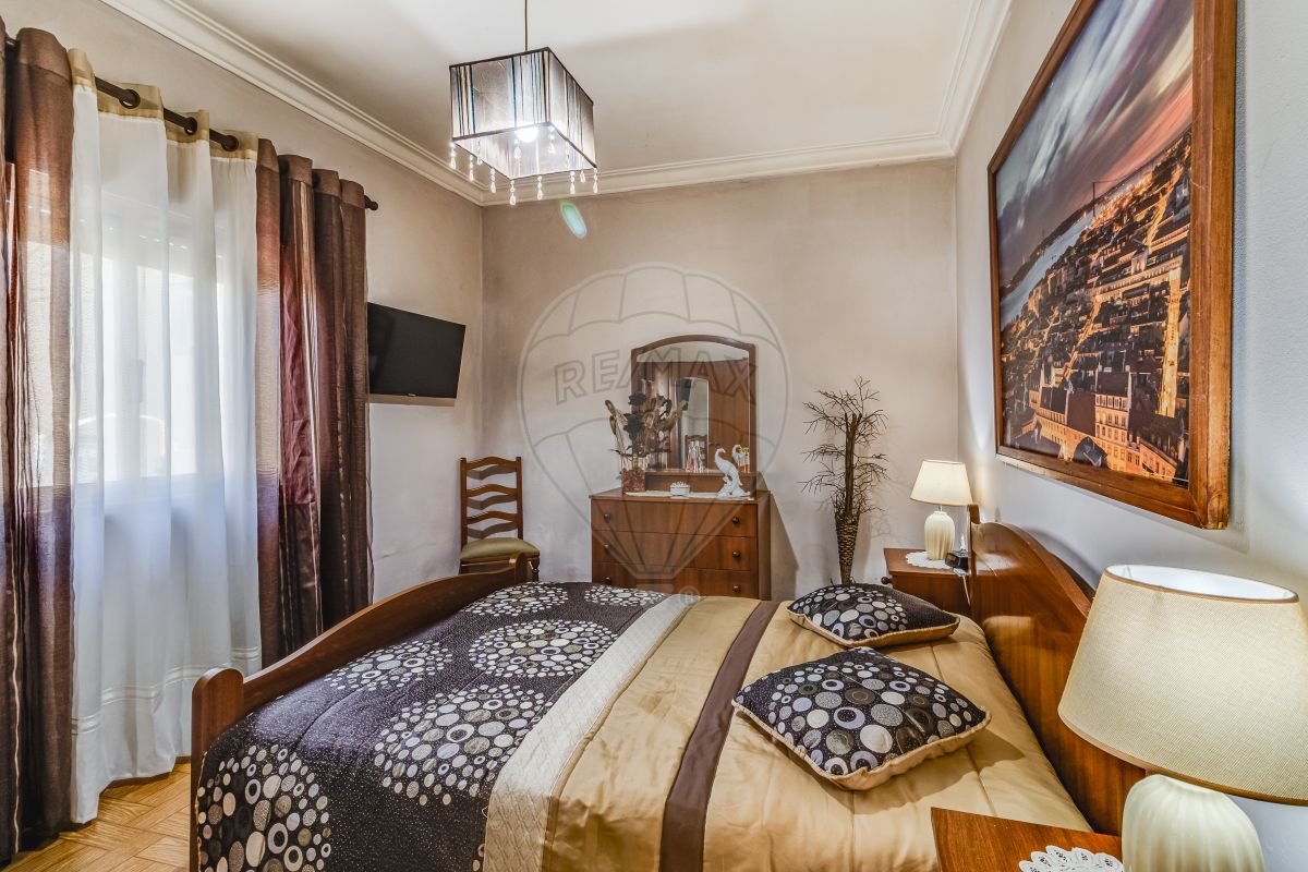 Moradia T2 à venda em Odivelas