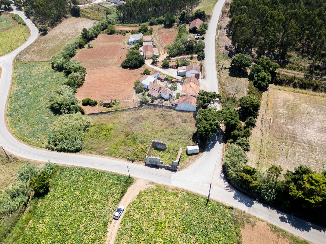 Moradia T0 à venda em Casal Vale da Quinta