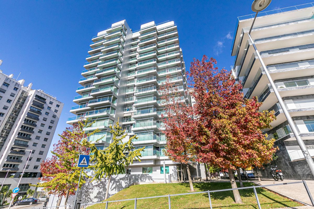 Apartamento T4 à venda em Restelo