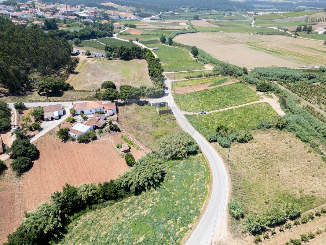 Moradia T0 à venda em Casal Vale da Quinta