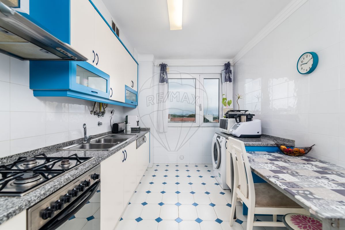 Apartamento T2 à venda em Sobral de Monte Agraço