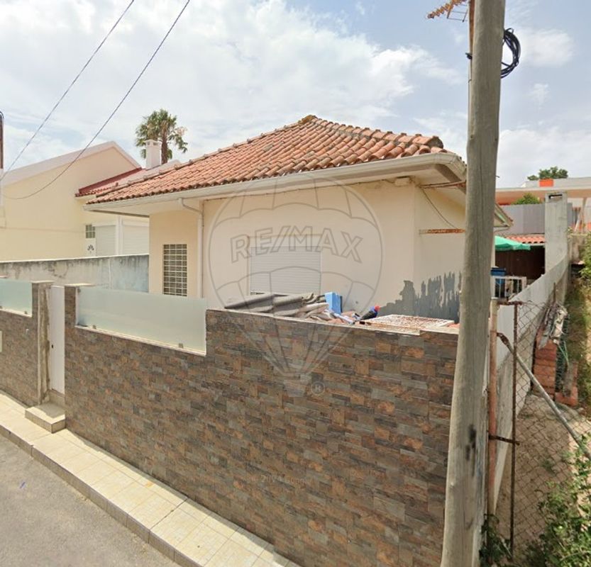 Moradia T2 à venda em Loures