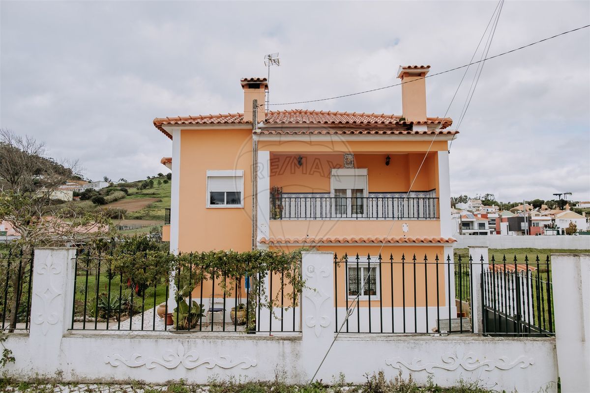 Moradia T3 à venda em Casais de S. Martinho