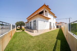 Moradia T5 à venda em Gafanha da Encarnação