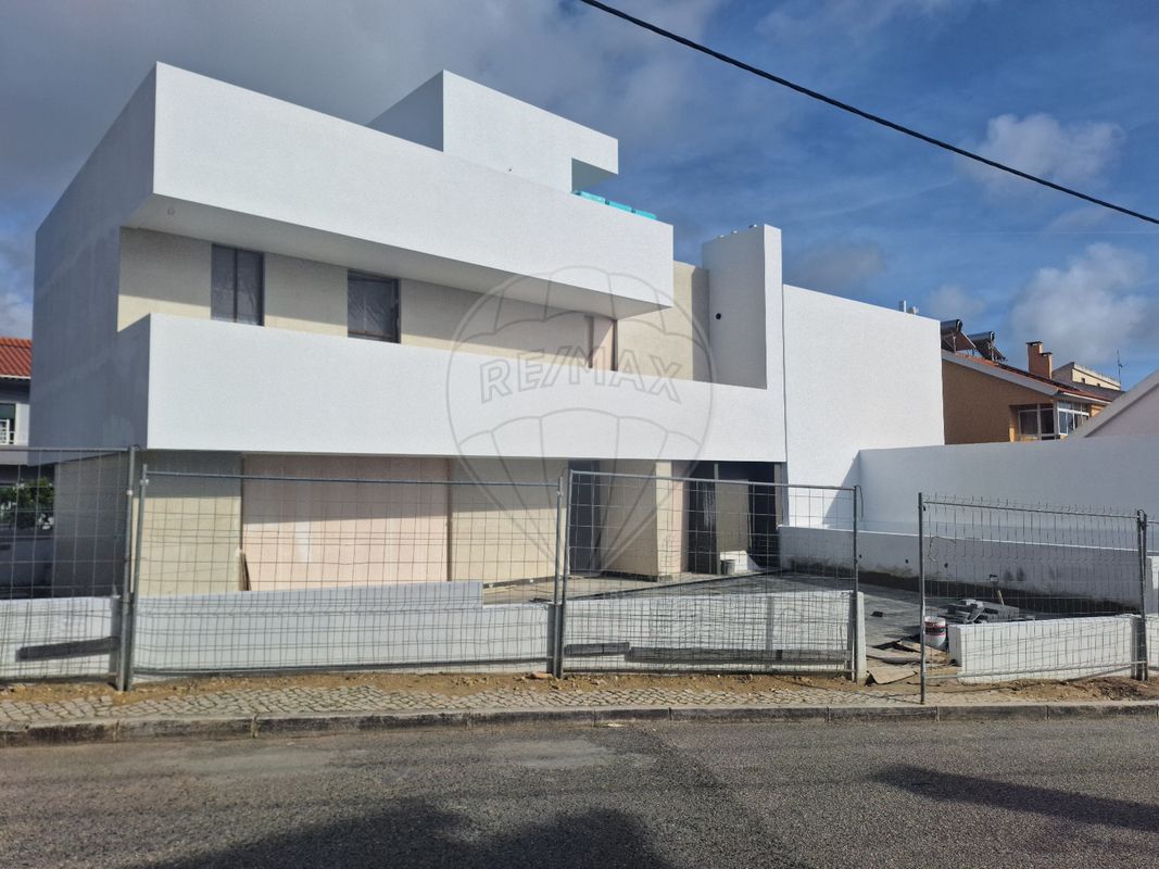 Moradia T3 de luxo à venda em Cascais