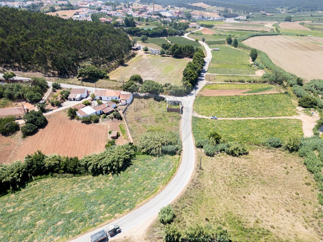 Moradia T0 à venda em Casal Vale da Quinta