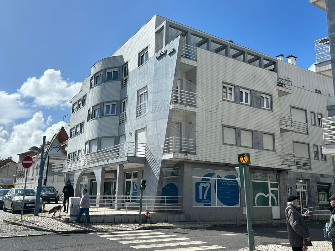 Apartamento T4 à venda em Amadora