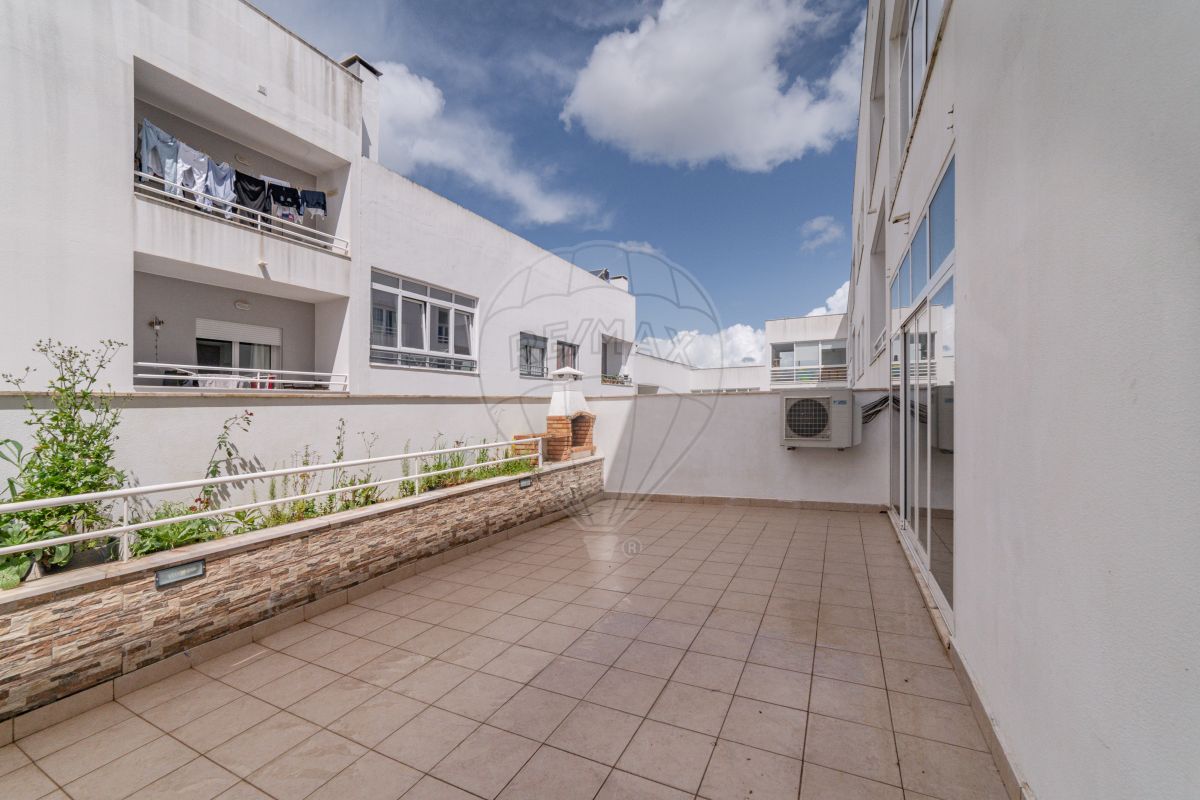 Apartamento T2 à venda em Loures