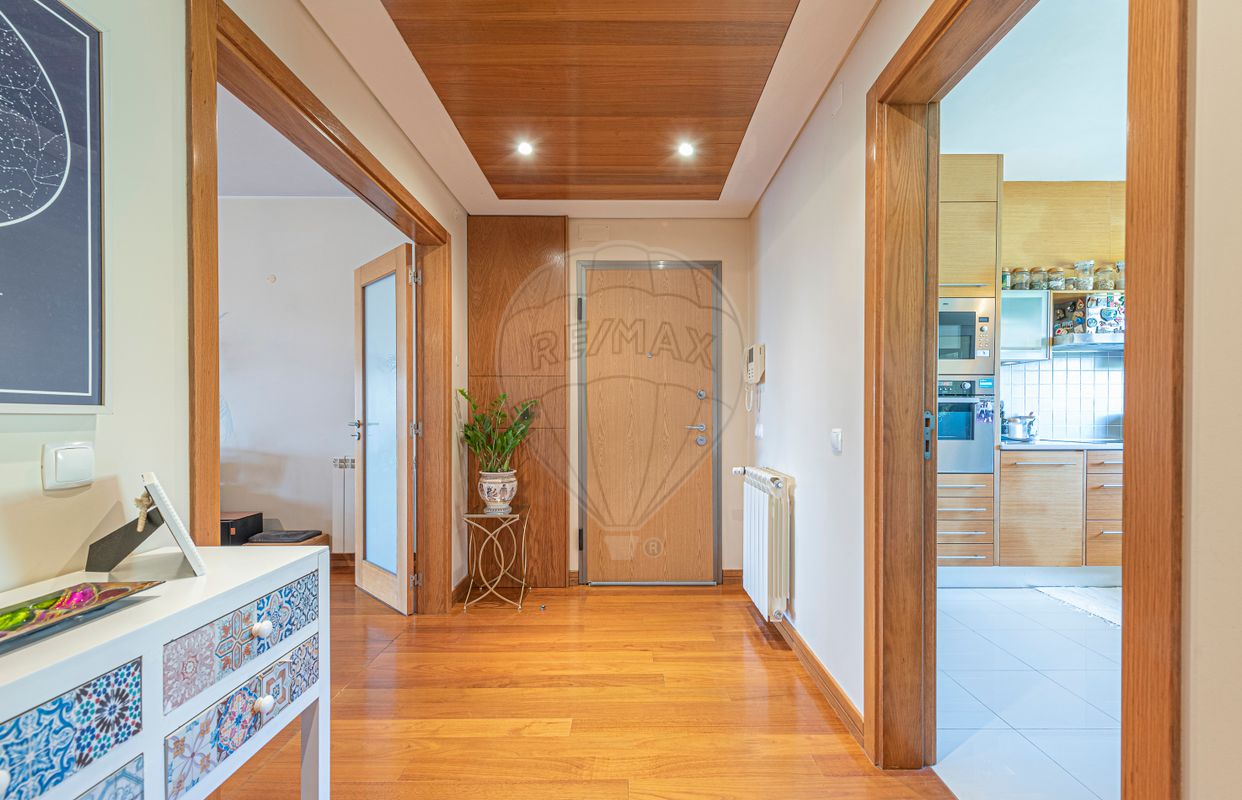 Apartamento T2 à venda em Belas Club de Campo