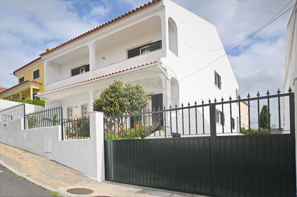 Moradia T4 à venda em Moinhos da Funcheira