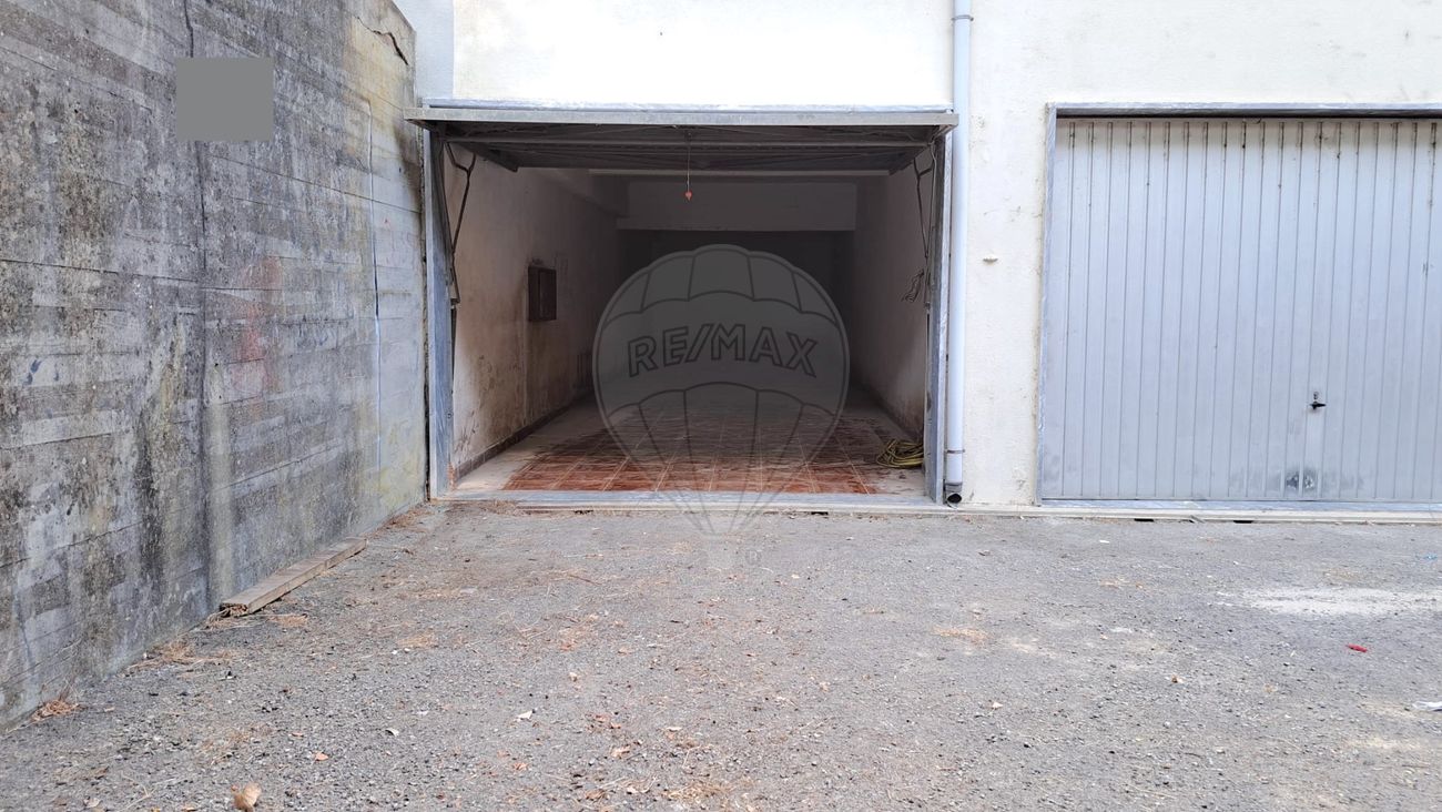 Garagem  à venda em Sintra