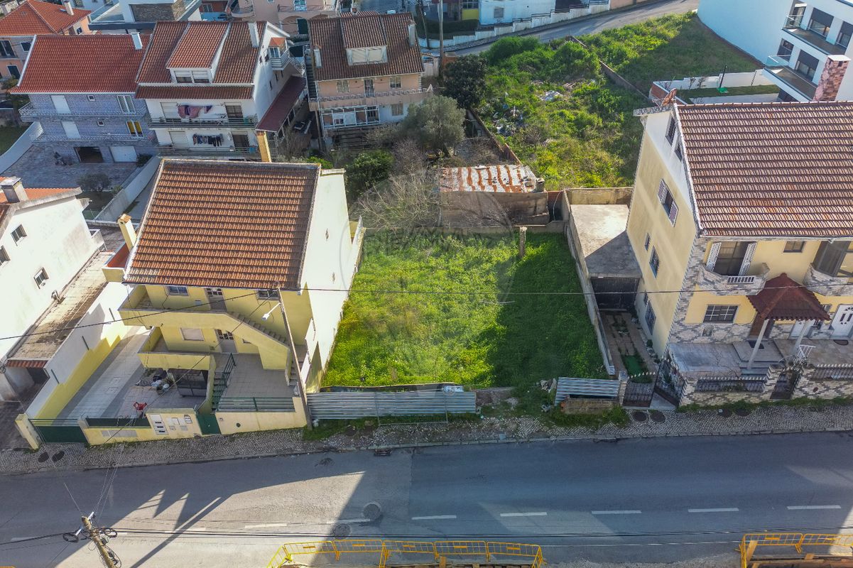 Terreno  à venda em Odivelas