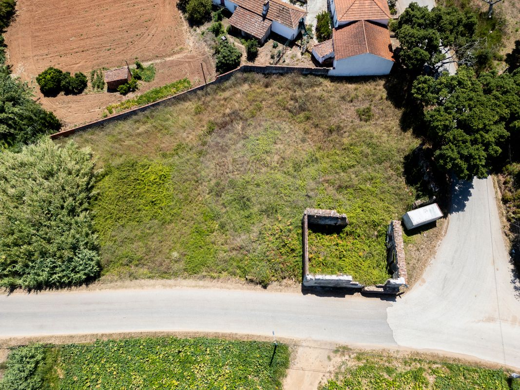 Moradia T0 à venda em Casal Vale da Quinta