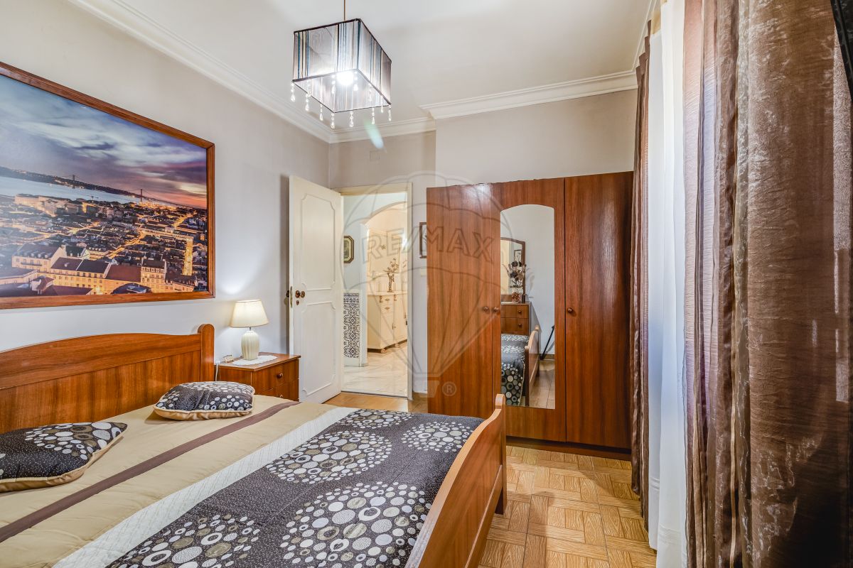 Moradia T2 à venda em Odivelas