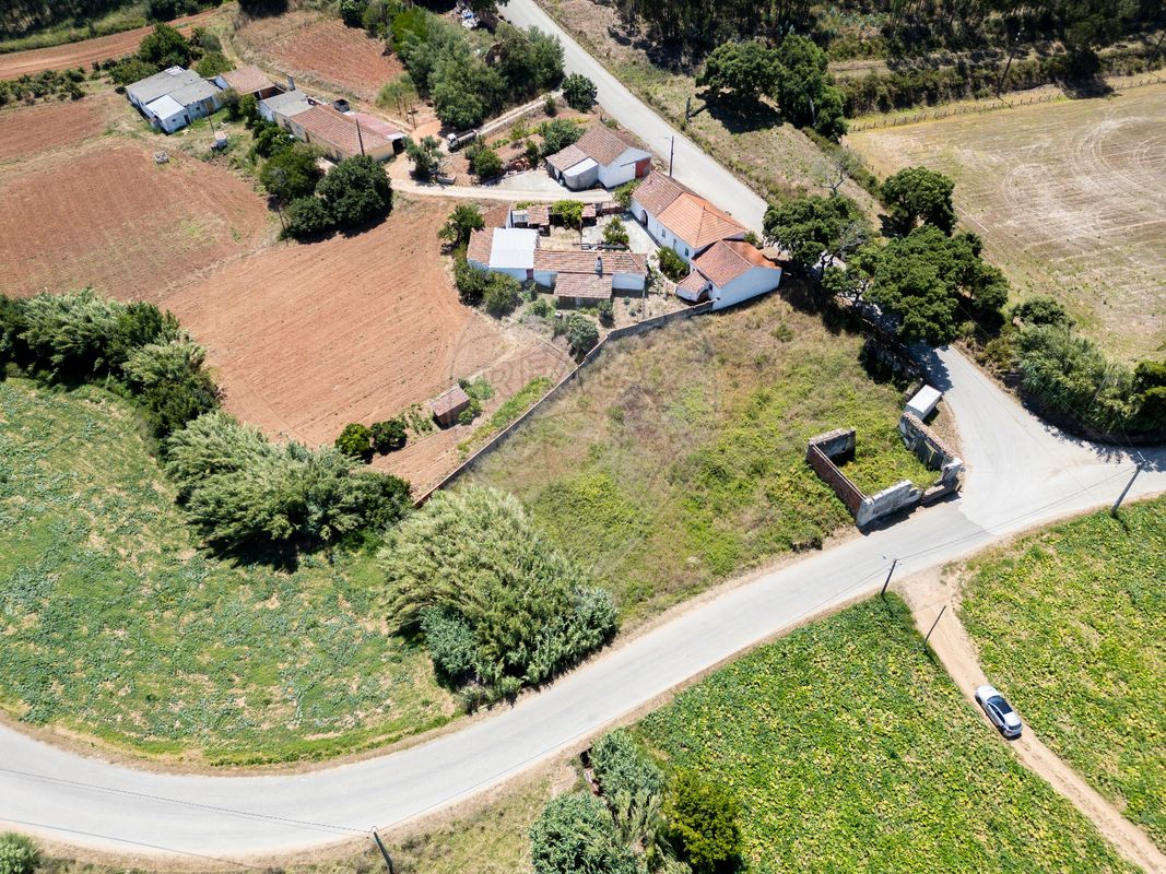 Moradia T0 à venda em Casal Vale da Quinta