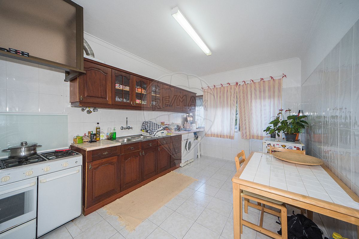 Apartamento T1 à venda em Ouressa