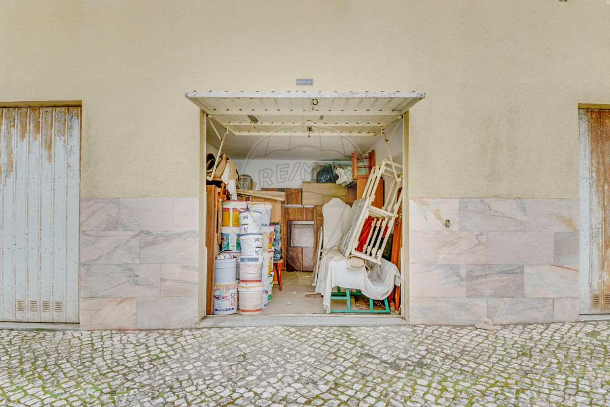 Garagem  à venda em Sintra
