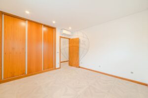 Moradia T4 à venda em São João da Madeira