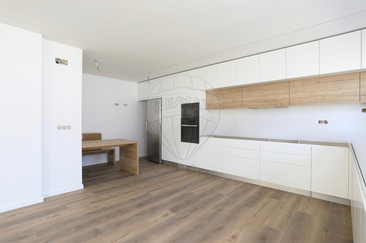 Moradia T3 à venda em Odivelas