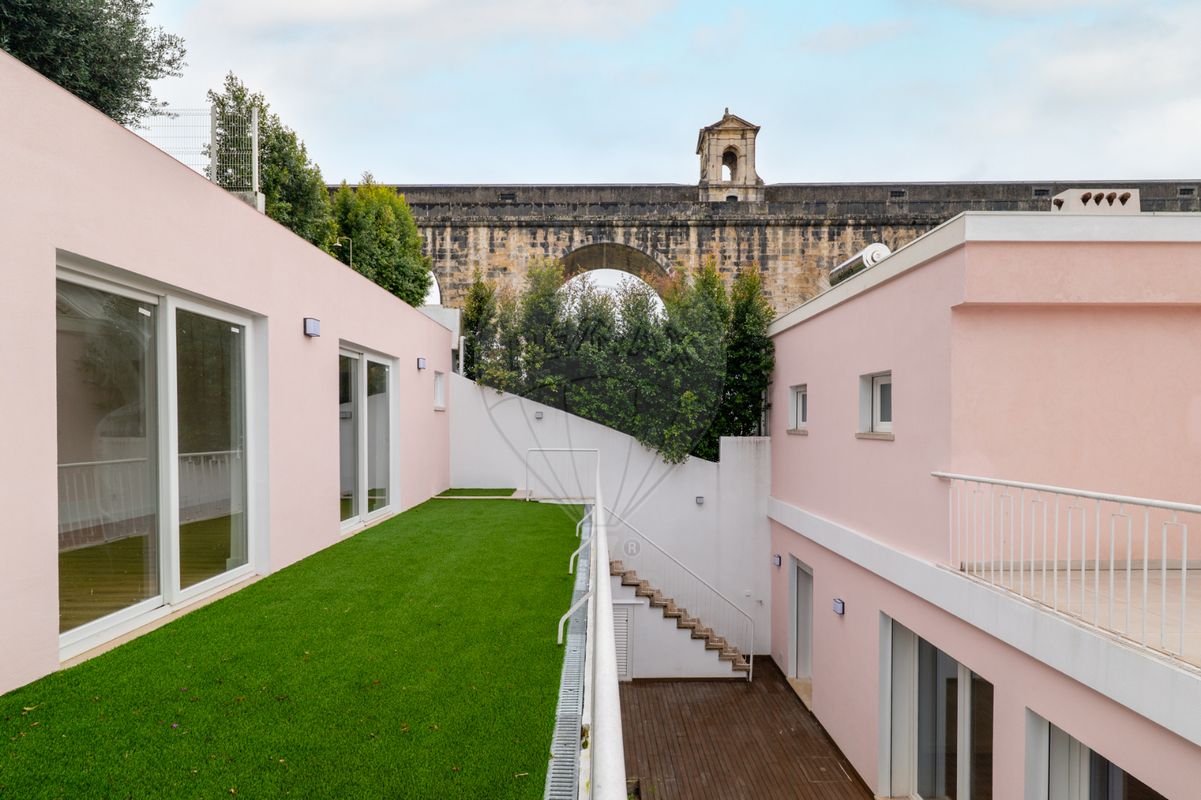 Moradia T4 à venda em Lisboa