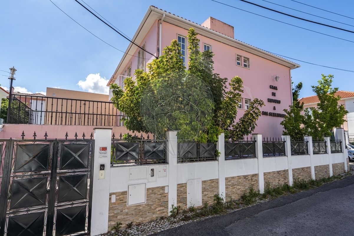 Moradia T12 à venda em Lisboa