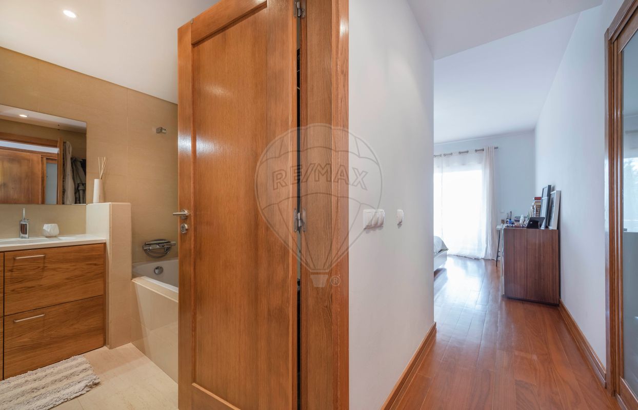 Apartamento T2 à venda em Belas Club de Campo