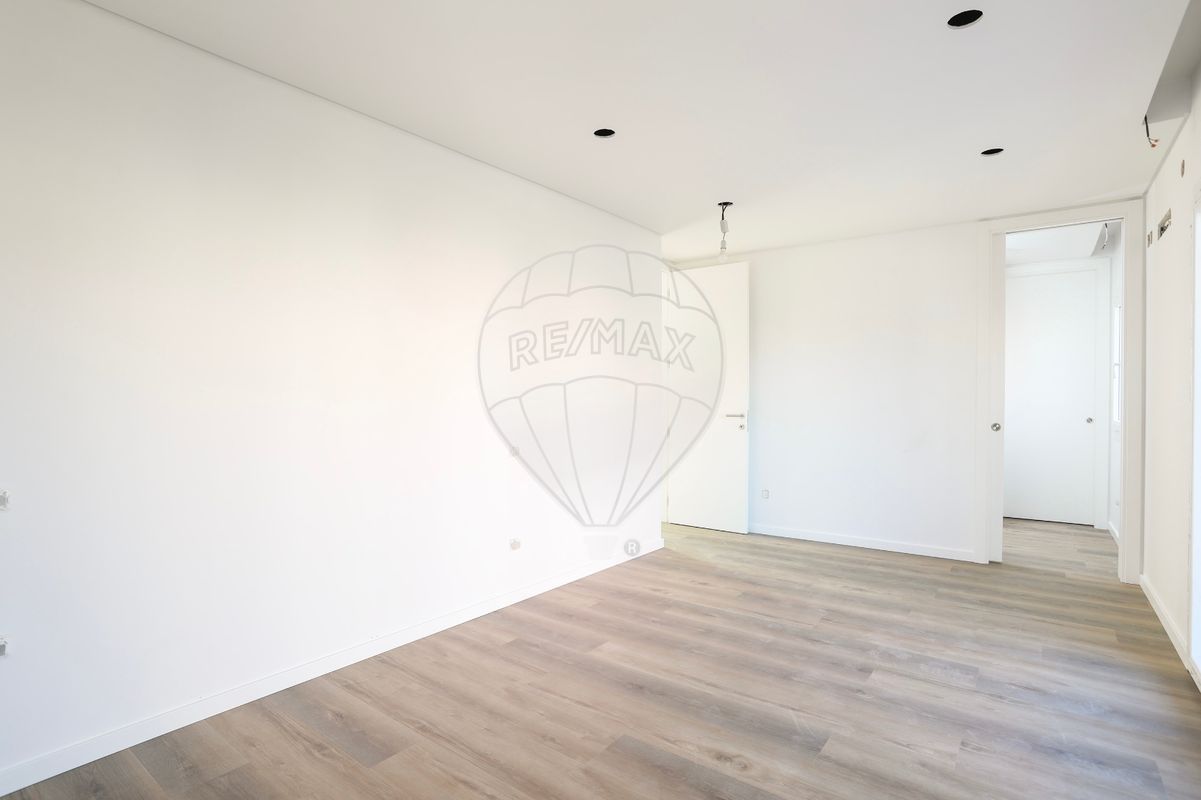 Moradia T3 à venda em Odivelas