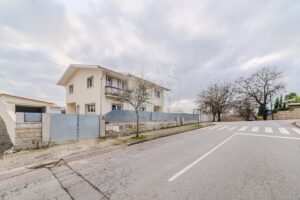 Moradia T4 à venda em São João da Madeira