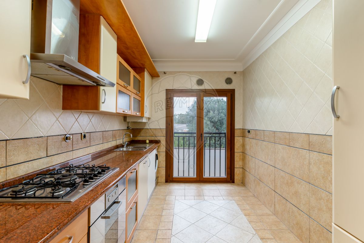 Apartamento T3 à venda em Quinta do Almirante