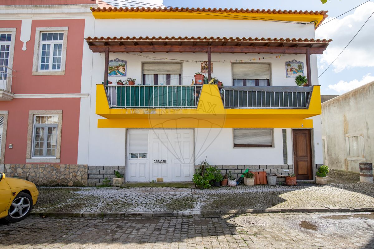 Moradia T5 à venda em Runa