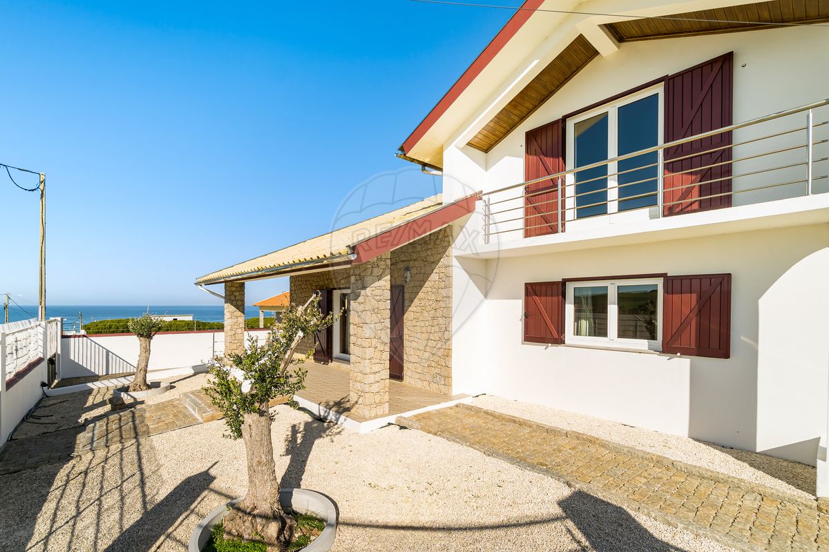 Moradia T4 de luxo à venda em Torres Vedras