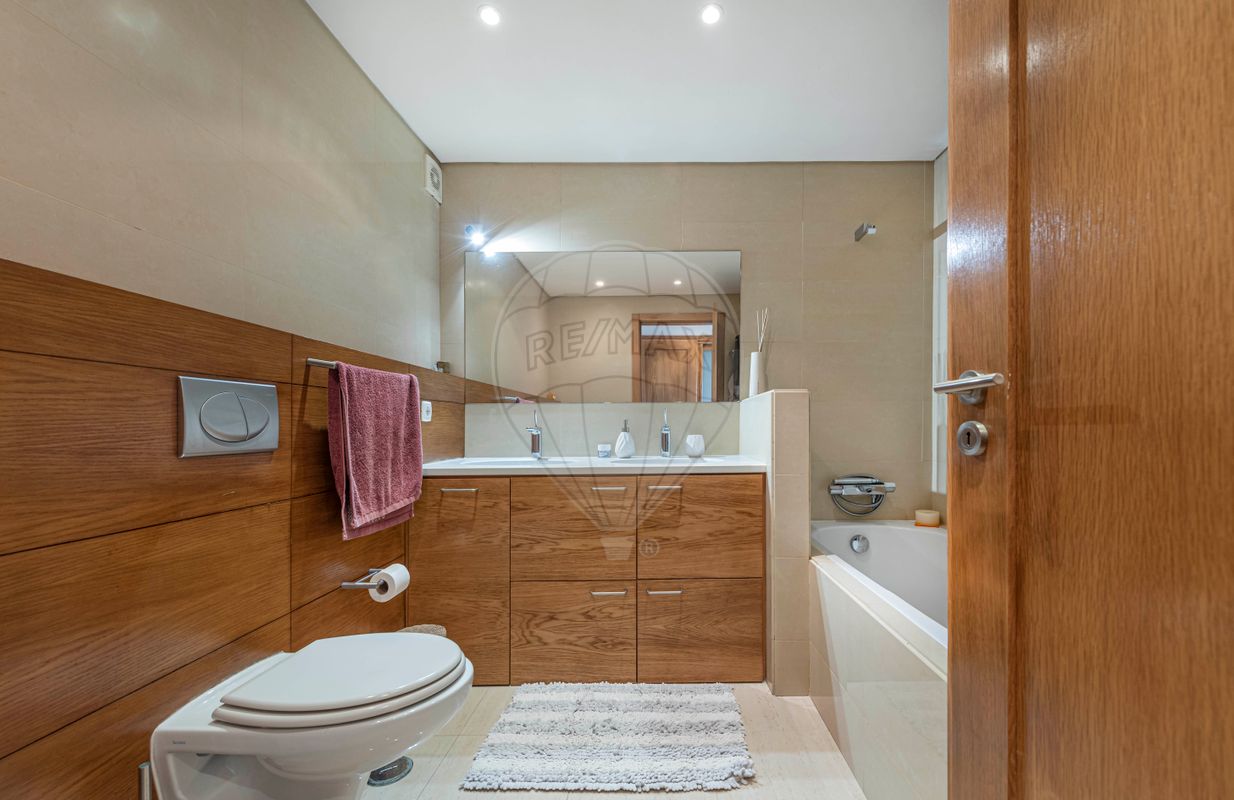 Apartamento T2 à venda em Belas Club de Campo