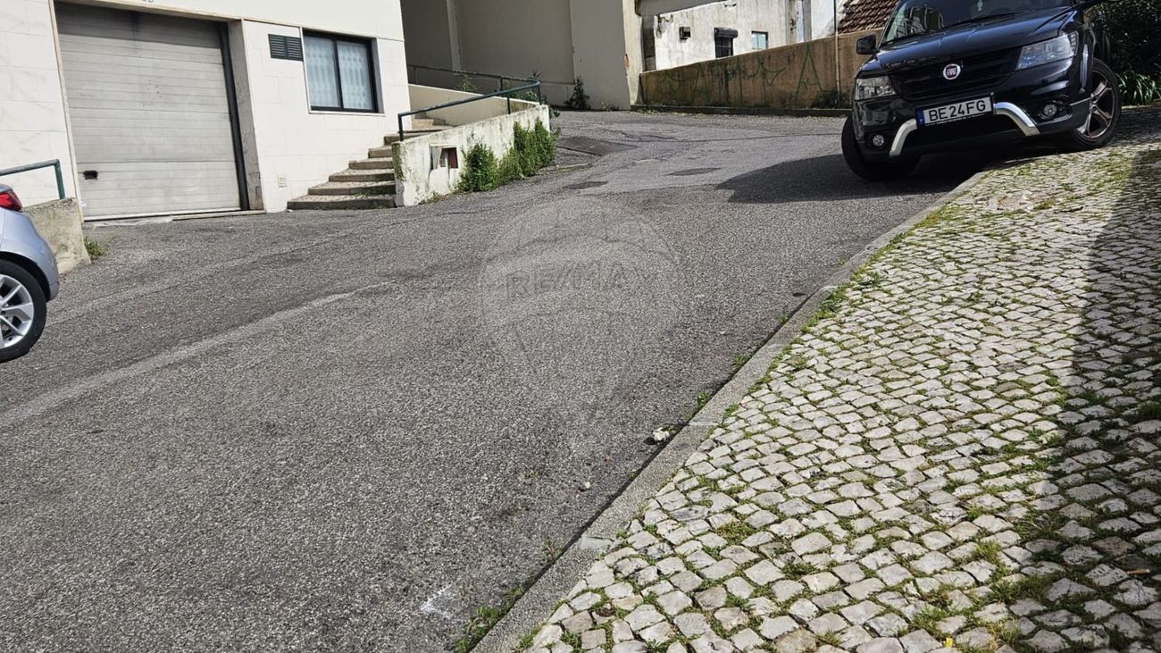 Garagem  à venda em Sintra
