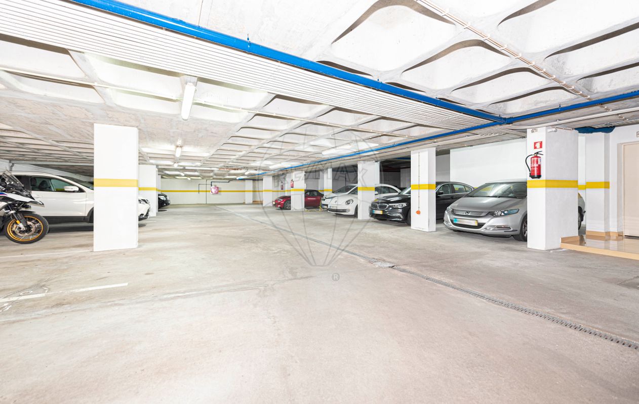 Apartamento T2 à venda em Belas Club de Campo