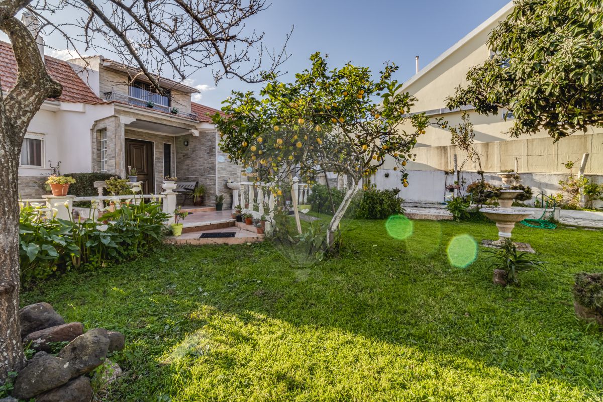 Moradia T2 à venda em Odivelas