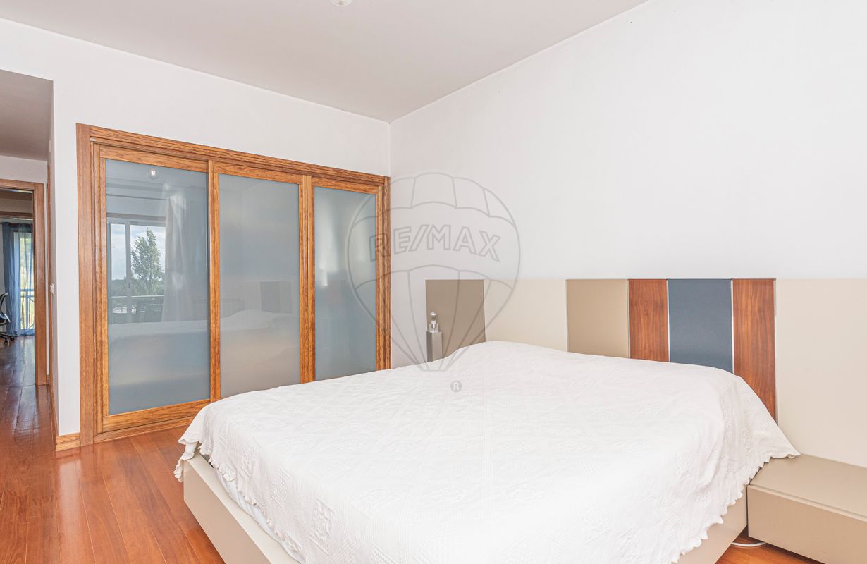 Apartamento T2 à venda em Belas Club de Campo