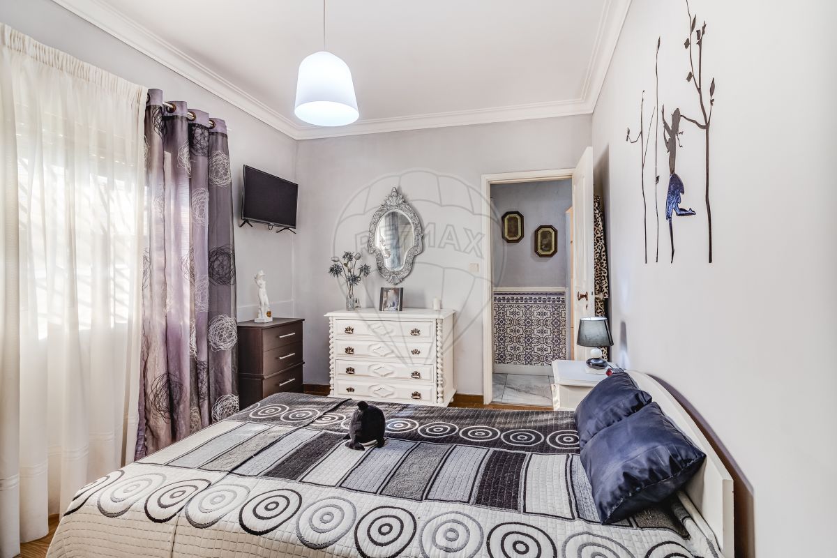 Moradia T2 à venda em Odivelas