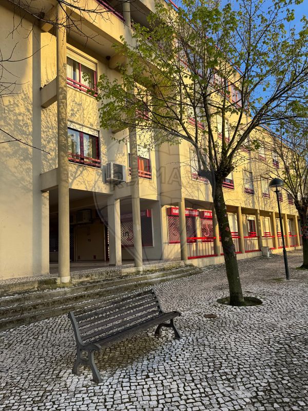 Apartamento T2 à venda em Loures