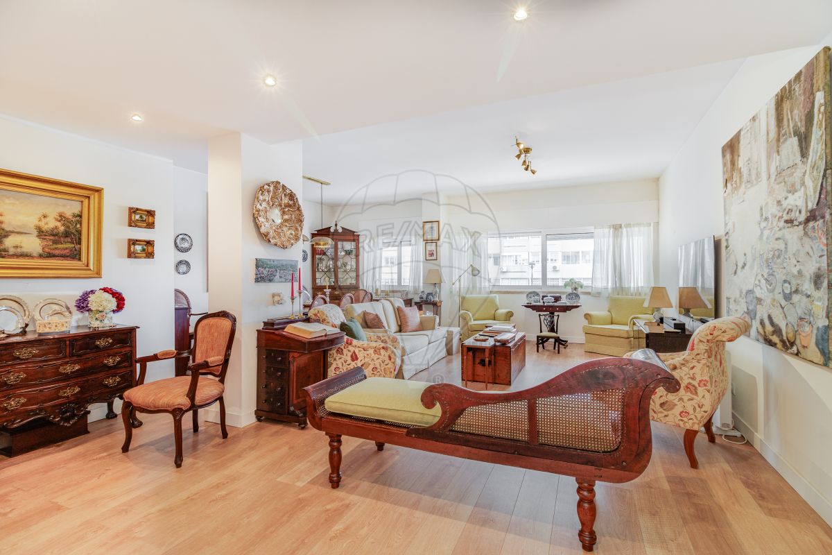 Apartamento T3 à venda em Oeiras