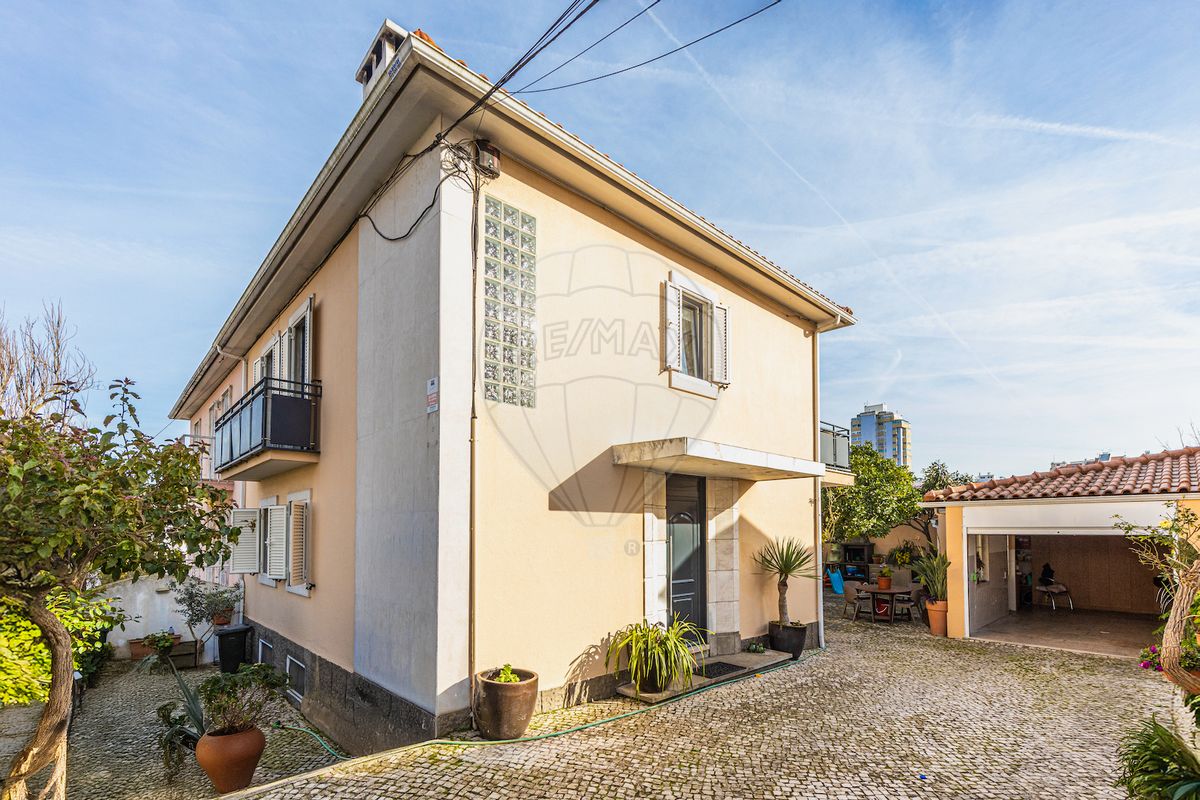 Moradia T5 à venda em Lisboa