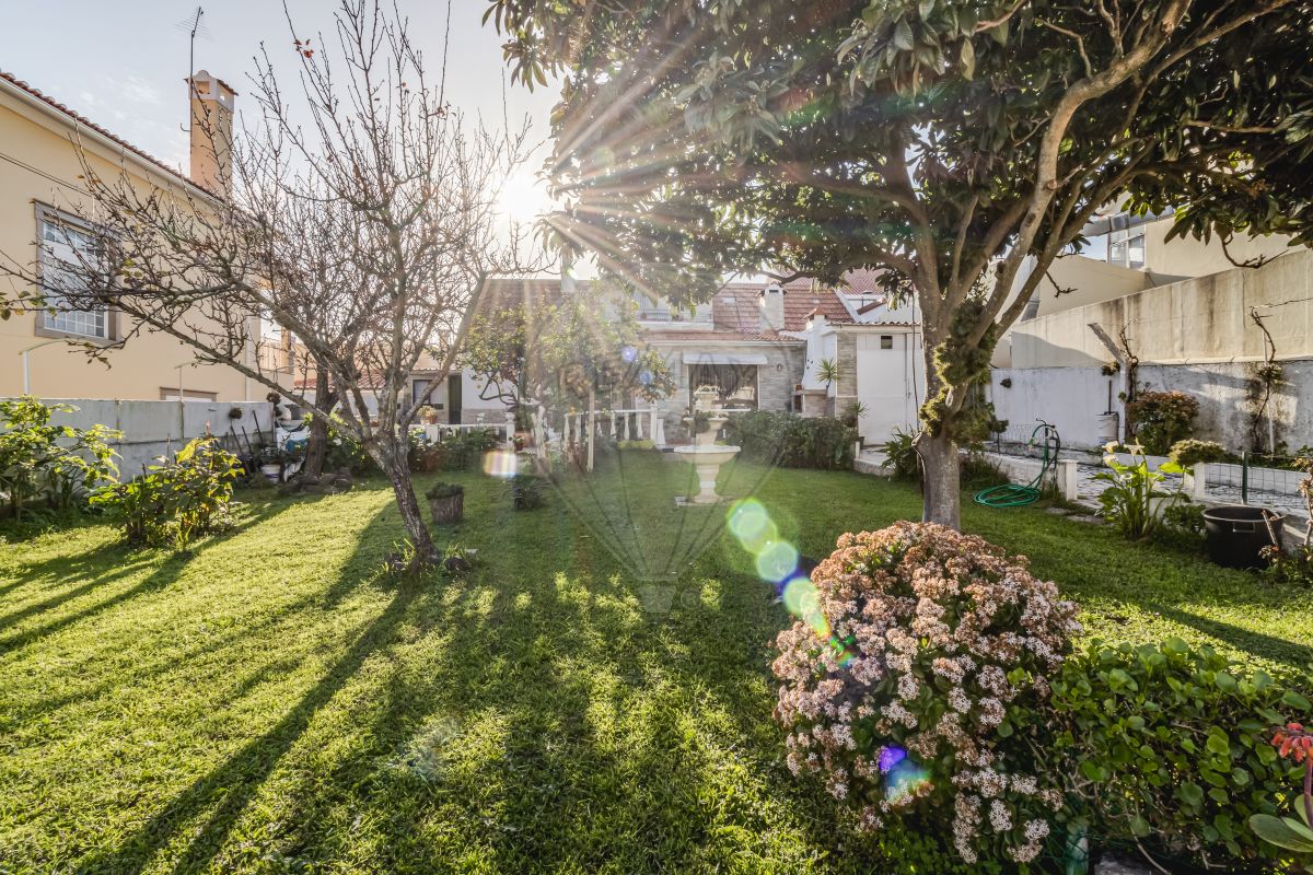 Moradia T2 à venda em Odivelas